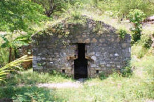 Les r uines de la poudr i�re du for t de Mirebalais